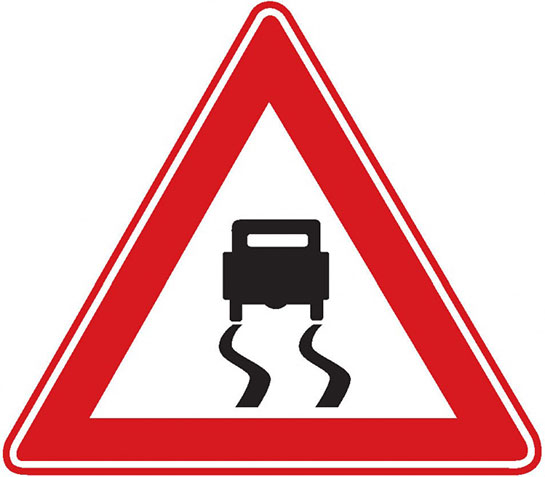 Kaygan Yol Levhası İşareti